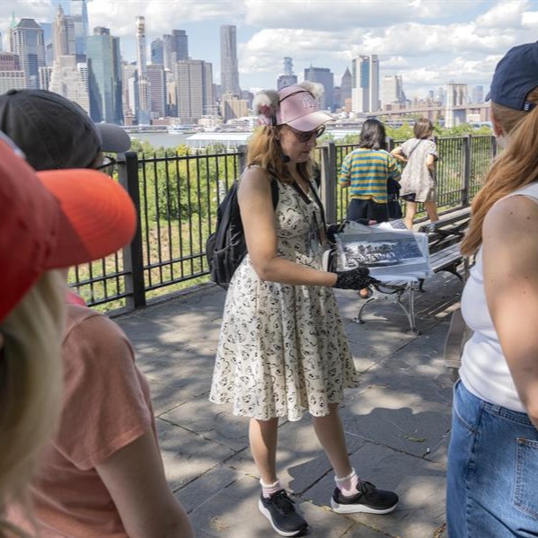 Guests on Brooklyn Heights cat history walking tour