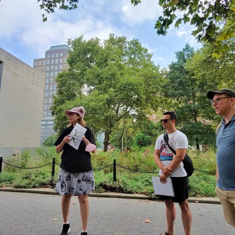 Cat history walking tour in New York